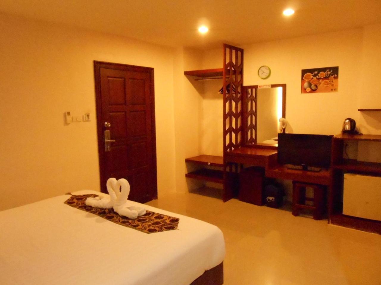 7 Sky Residency Hotel Patong Екстериор снимка